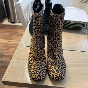 NWOT Donald J Pliner cindee boots size 9.5 black and leopard calf hair